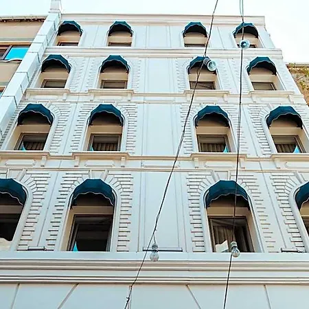 Le Port Karakoey Hotel 3*