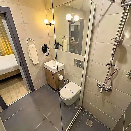 Le Port Karakoey 3*