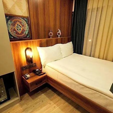 Hotel Le Port Karakoey 3*